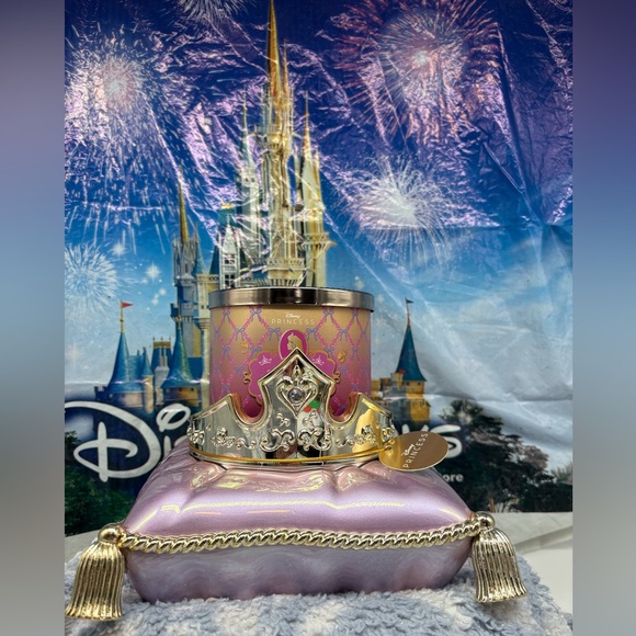 Disney Princess BBW Aurora Crown Pillow Cushion Pedestal 3-Wick Candle Holder - Picture 4 of 7